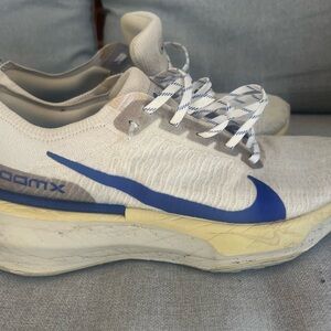 Size 11 - Nike ZoomX Invincible Run 3 FK Flyknit Sanddrift HF4309-126 GUC